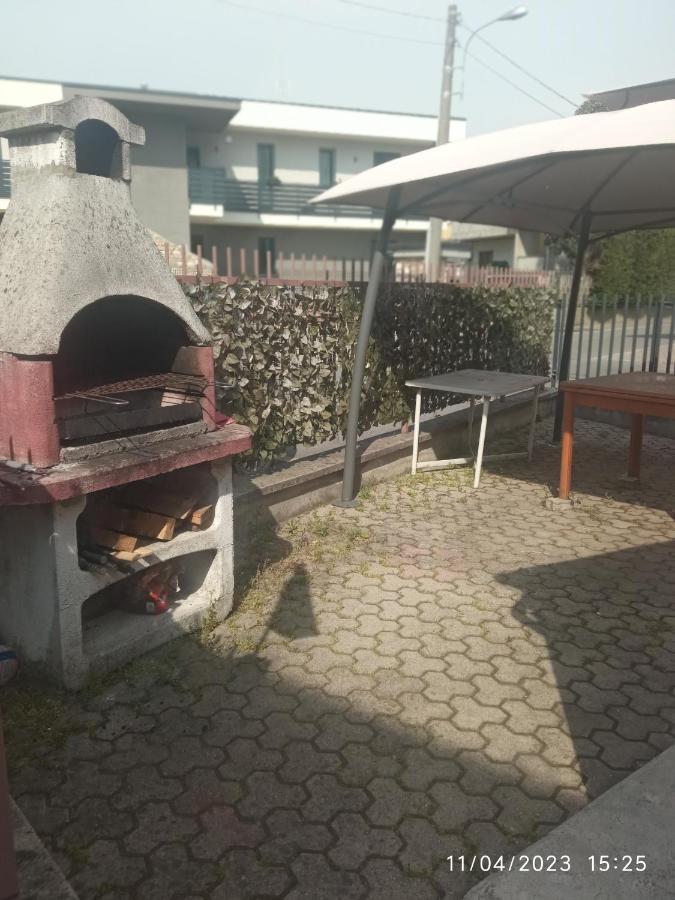 Alice Nel Paese Delle Meraviglie Sulbiate Exterior foto