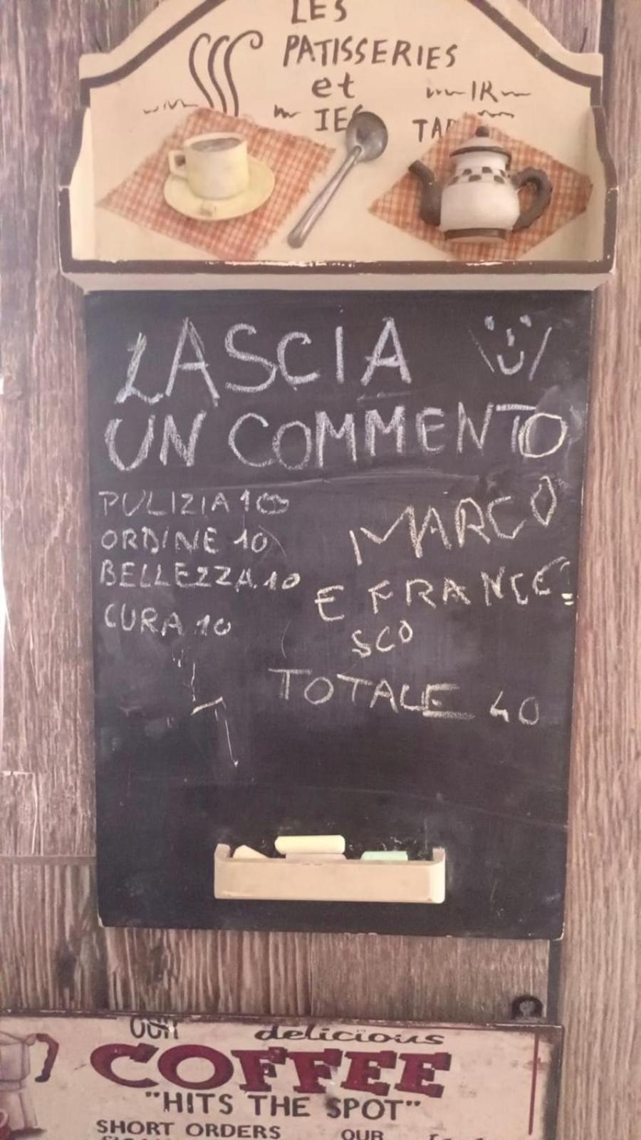 Alice Nel Paese Delle Meraviglie Sulbiate Exterior foto